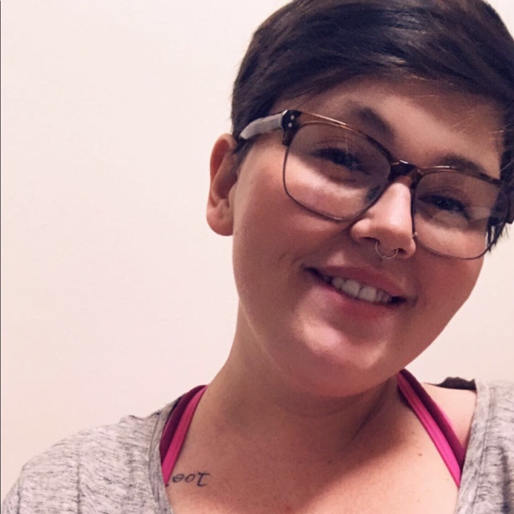 Meet your Posher, Em